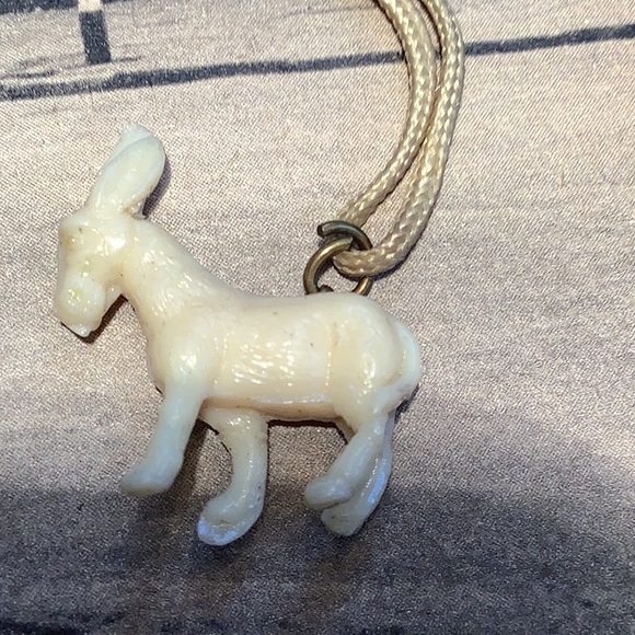VINTAGE 1940s CRACKER JACK CELLULOID PRIZES (4) horse, donkey horseshoe Pegasus* - Picture 5 of 10